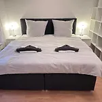 Haus Ostseesprung - - Gratis Wlan, Parkplatz Und Gem Garten *
